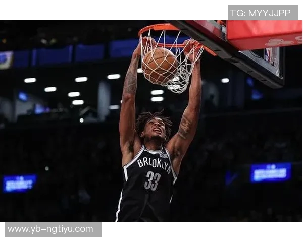 克拉克斯顿全能表现闪耀赛场17分9板7助4帽助球队取得胜利 克拉克斯顿全能表现闪耀赛场17分9板7助4帽助球队取得胜利