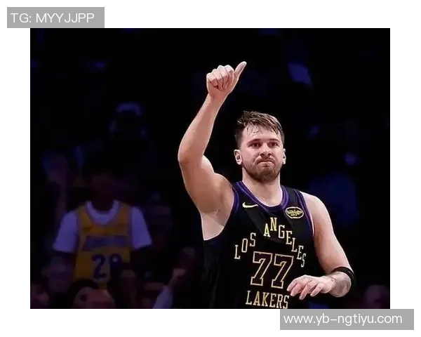 海斯称赞东契奇传球能力与老詹联手将形成强大牵制力 海斯称赞东契奇传球能力与老詹联手将形成强大牵制力